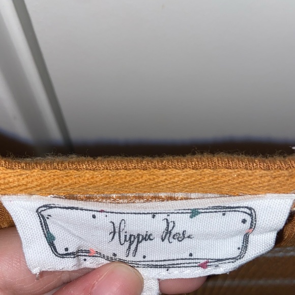 A super cute summer crop top! - Picture 2 of 2